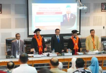 Sekda Sulsel Uji Sidang Disertasi Program Doktor FISIP Unhas